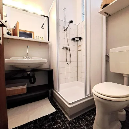 - Kaiserburg Apartament